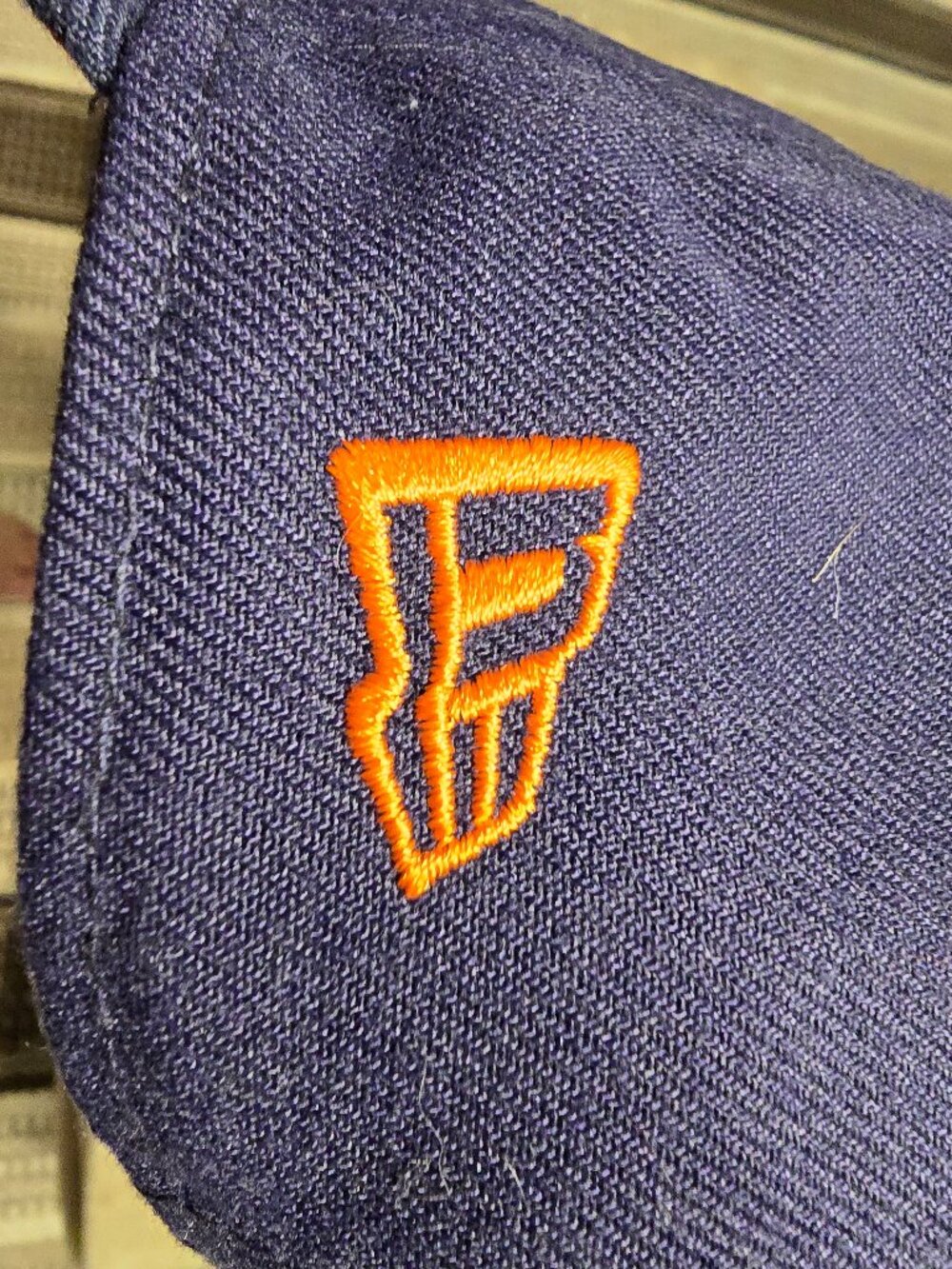 NHL Edmonton oiler 40th aniversery cap plus scarff, - Picture 5 of 6